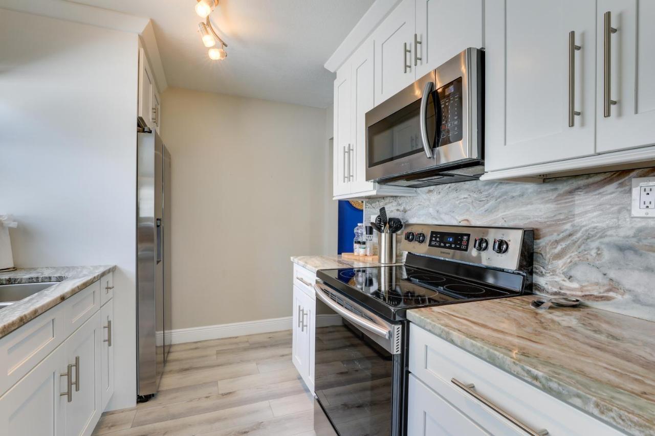 Coastal Sarasota Condo Minutes To Beach! Exterior photo