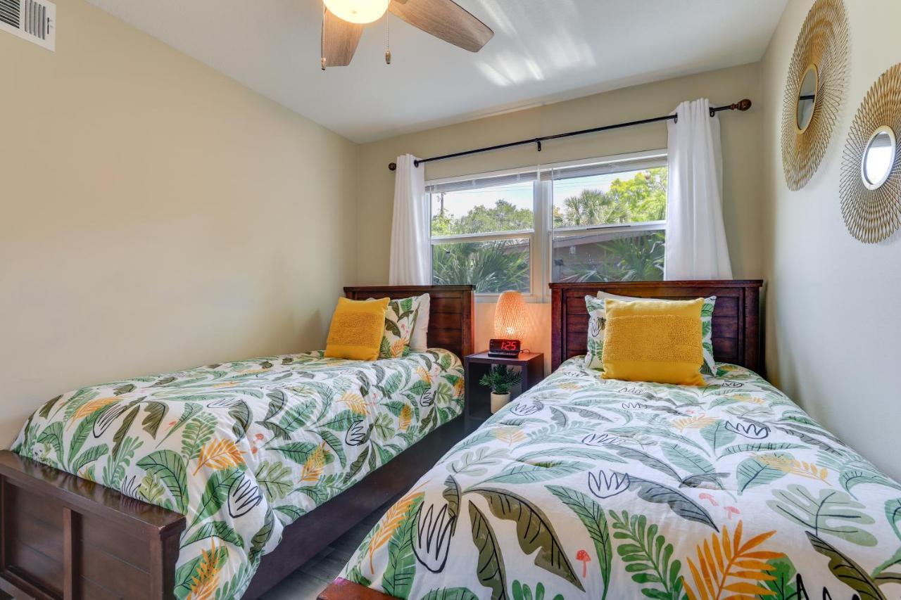 Coastal Sarasota Condo Minutes To Beach! Exterior photo